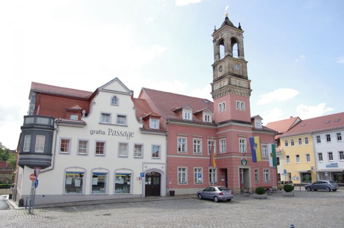 Rathaus und Königsbrück-Information (Foto: Jirka Hofmann)